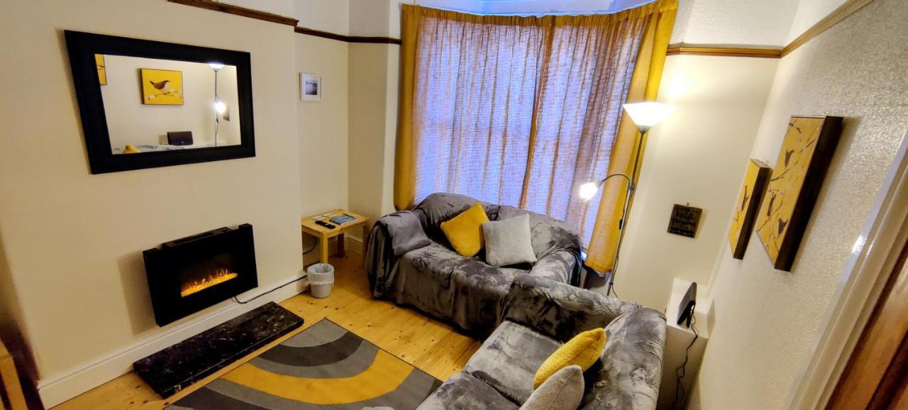 Vila Rhubarb Terrace On The Coast - Sleeps 1-6 Colwyn Bay Exteriér fotografie