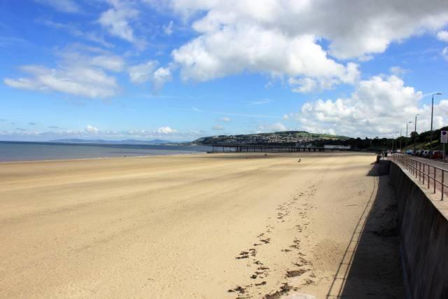Vila Rhubarb Terrace On The Coast - Sleeps 1-6 Colwyn Bay Exteriér fotografie